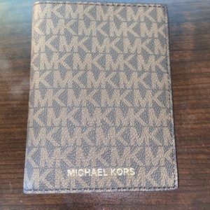 Michael Kors Jet Set Passport Cover Wallet